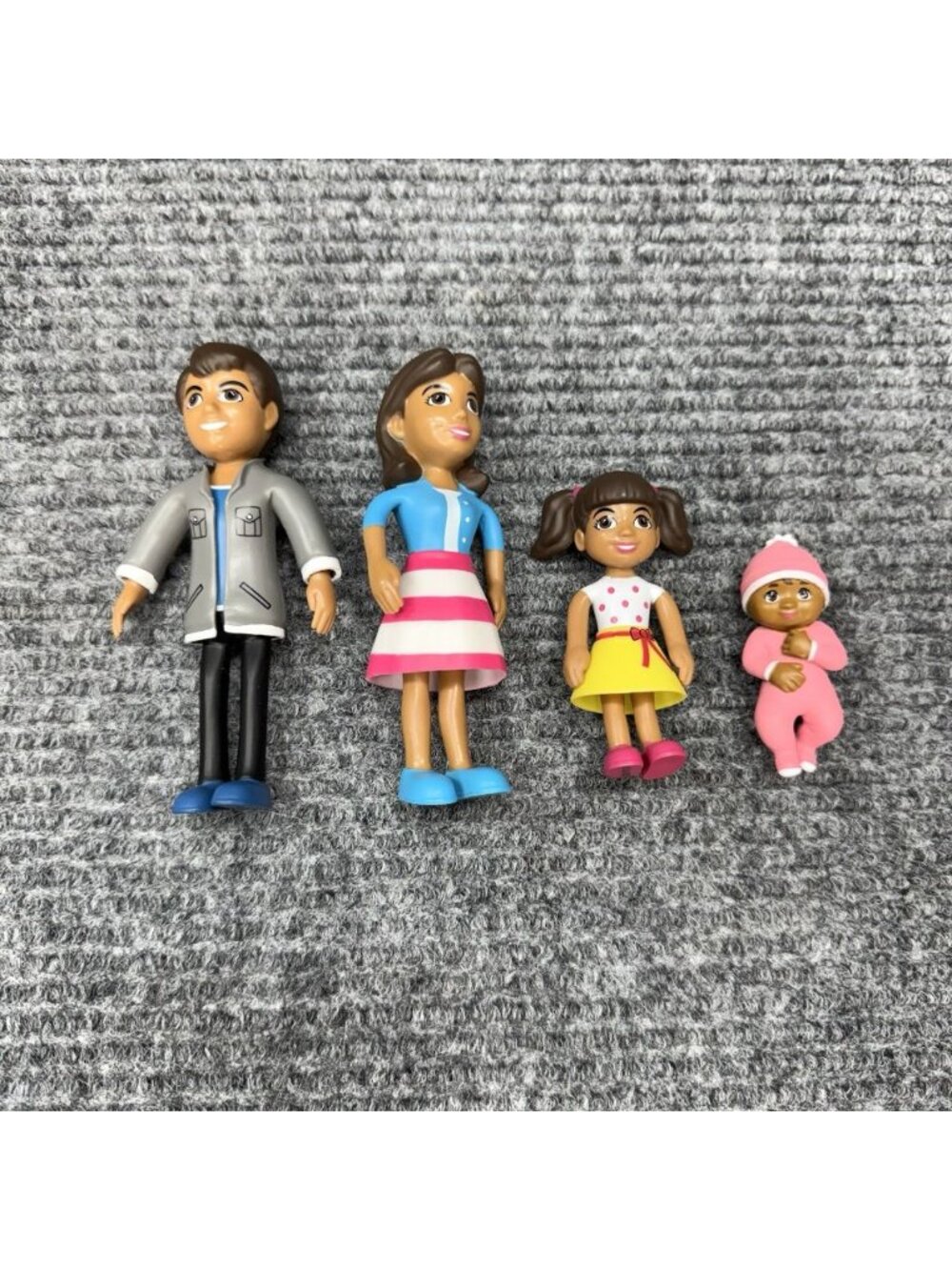 Lakeshore Family Pose & Play Hispanic Dad Mom Baby & Sister Figure Toy Lot